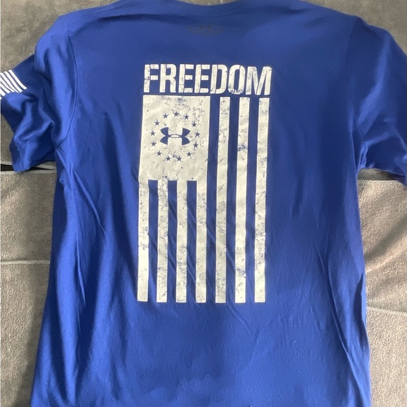 Under Armour Other - Under Armour Loose "Freedom" TShirt. *Great Condition* Size L